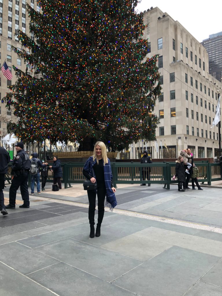 Rockefeller Christmas tree navy cape scarf