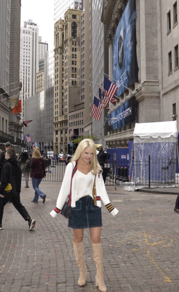 NYC blogger on Wall Street in the financial District